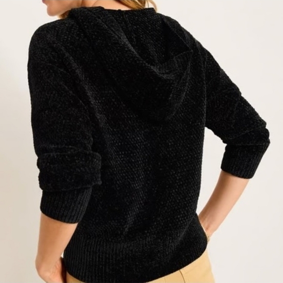 Tommy Bahama Island Luna Chenille Hoodie Black. Medium - Picture 2 of 4